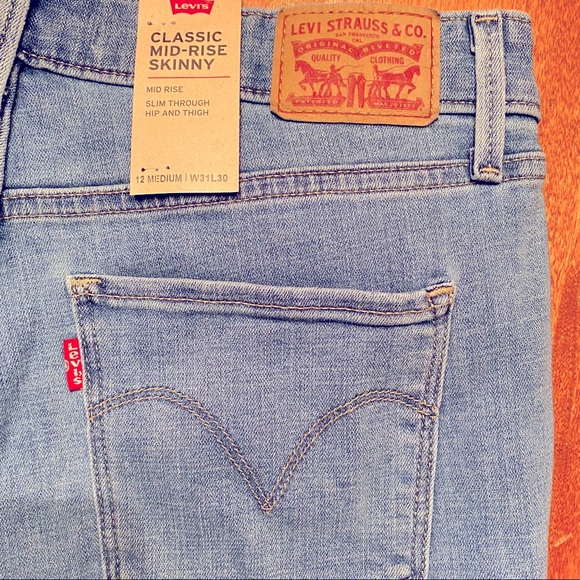 NEW Levi’s Classic 10” Rise Skinny Light Rinse Wash Jeans NWT - Picture 7 of 10